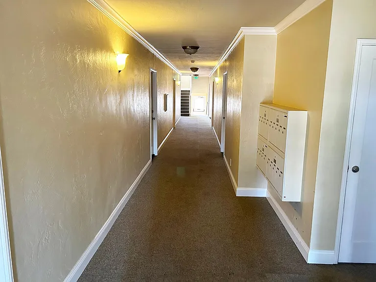 812 Georgia St #25 — Photo 8