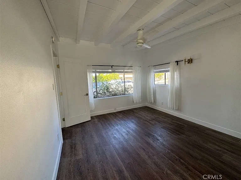 919 N Herrin St — Photo 14