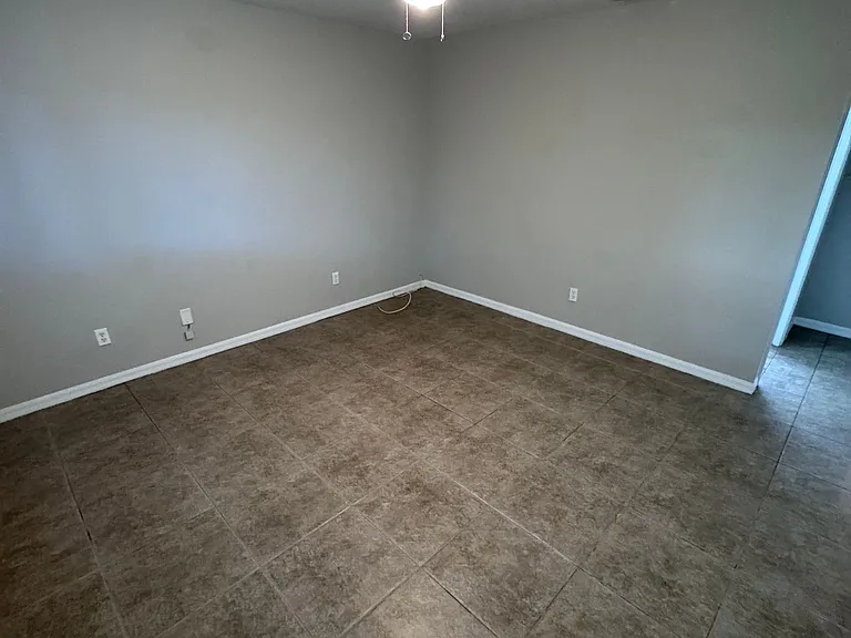 341 Harold Ave S — Photo 15