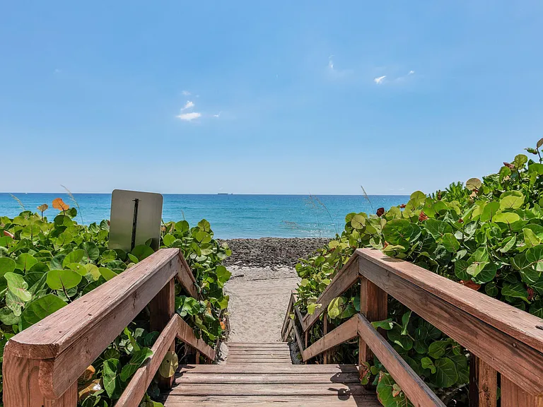 4200 N Ocean Dr #1 — Photo 26
