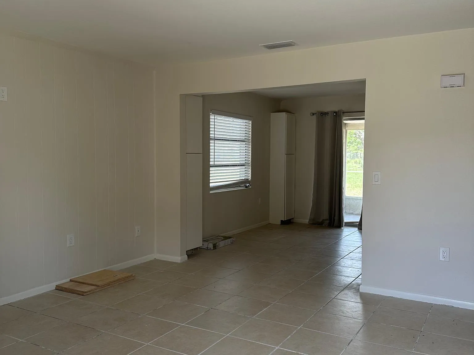 2 bed, 900 sqft, $1,100 — Photo 2