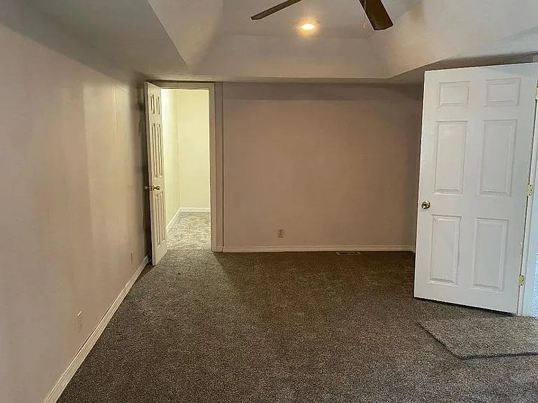 1101 Bancroft St — Photo 4