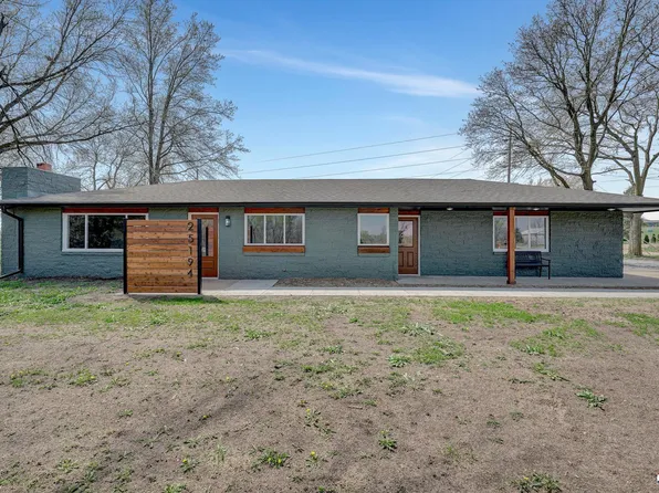 25194 SW 45th Rd, Beatrice, NE 68310