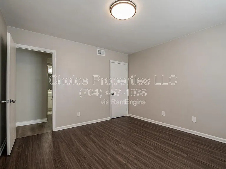 5810 Cedars East Ct #1 — Photo 9