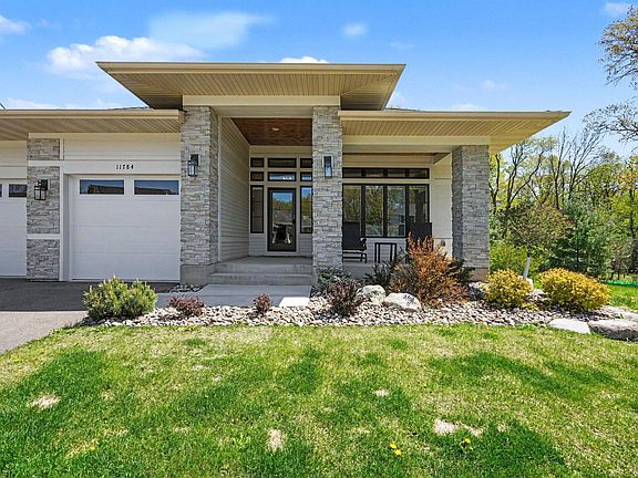 3rd image of 11784 Azure Ln