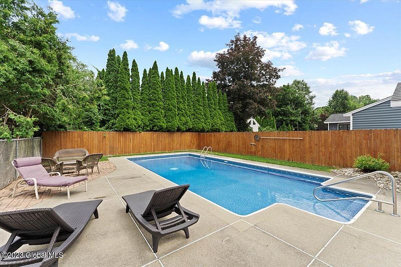 5th image of 3 Iroquois Drive