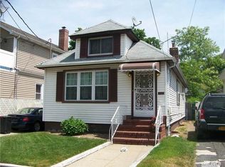 13515 242nd St, Rosedale, NY 11422