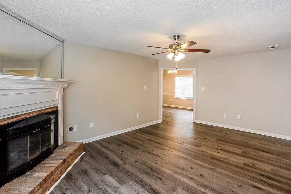 3 bed, 2.5 bath, 1503 sqft, $1,880 — Photo 4