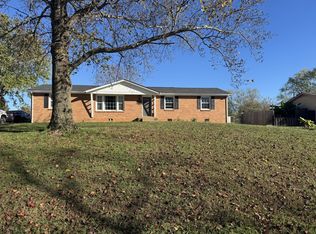 511 Woodbury Dr, Clarksville, TN 37042