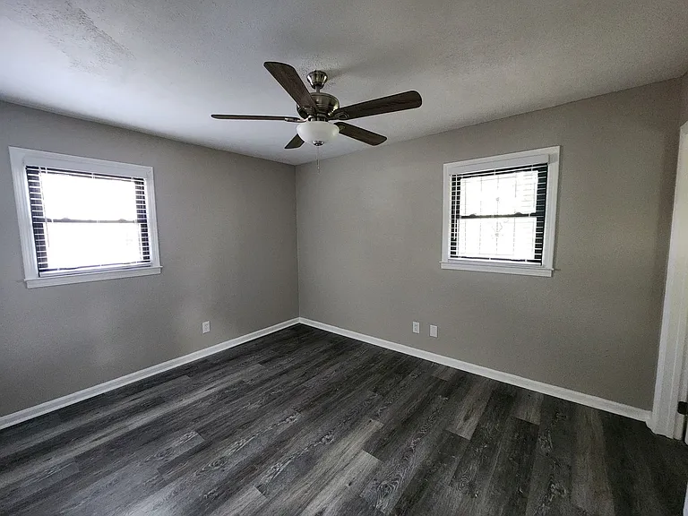 4524 Lasalle Dr — Photo 16