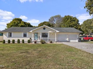 4239 Bent Rd, Kodak, TN 37764