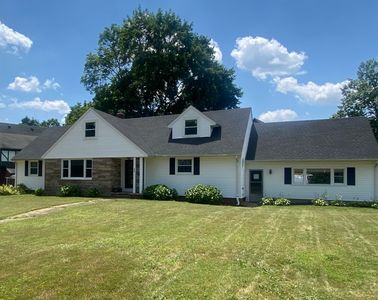 456 Sunset View Dr, Akron, OH, 44320