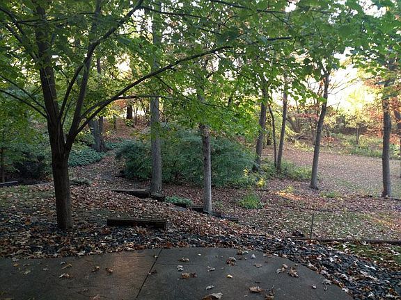 Wooded front yard, easy access to freeway