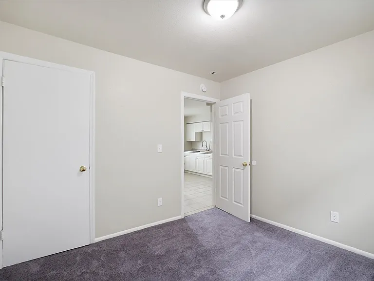 101 W Meinecke Ave #105 — Photo 13