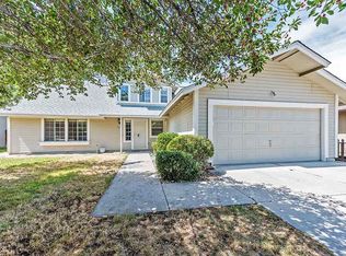 8251 Dixon Ln, Reno, NV 89511