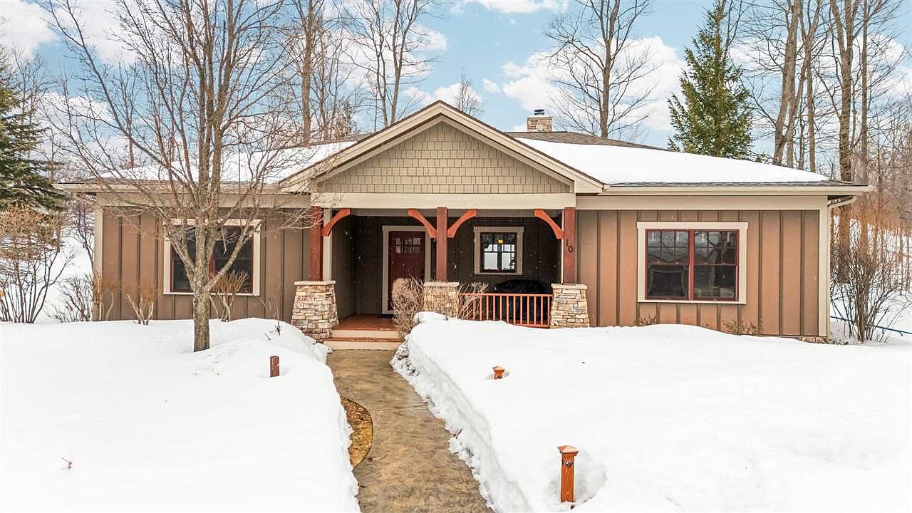2585 Cottage Ln