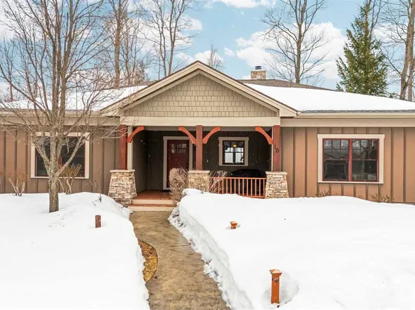 2585 Cottage Ln, Harbor Springs, MI 49740
