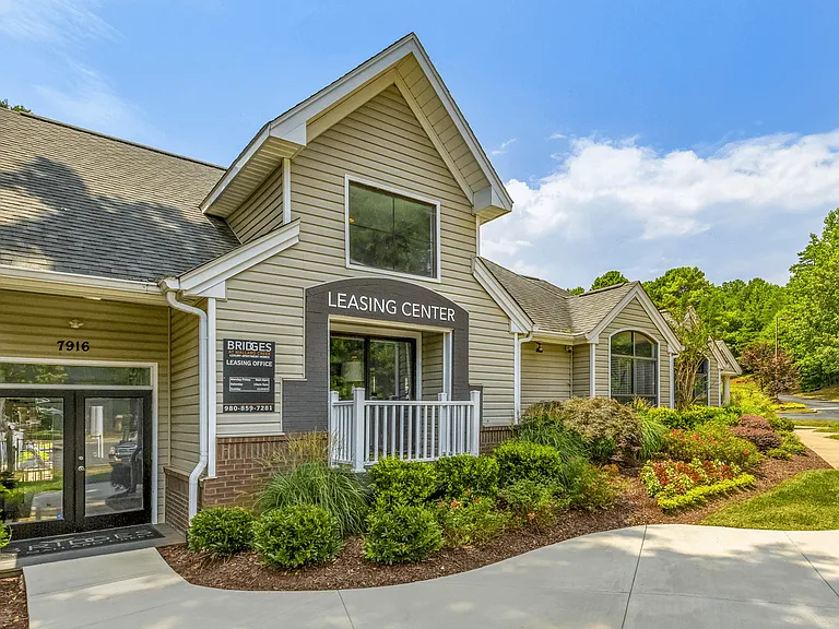 7916 Harris Hill Ln — Photo 37