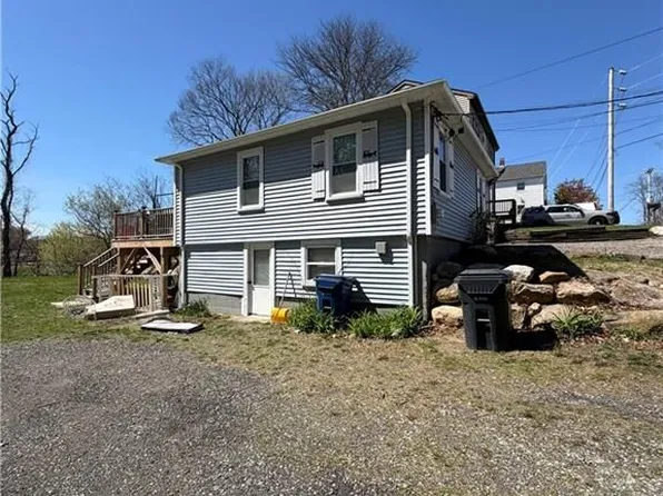 85 Pleasant St, Warwick, RI 02886
