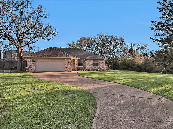 3rd image of 2002 Sandalwood Ln