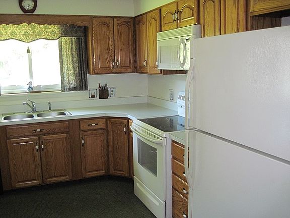 5th image of 432 Linden St