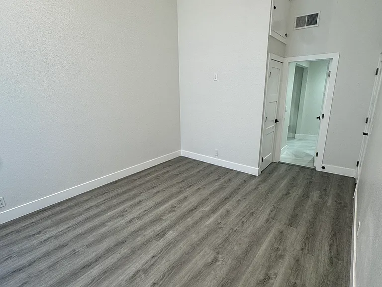 1526 Granite Hills Dr #B — Photo 17