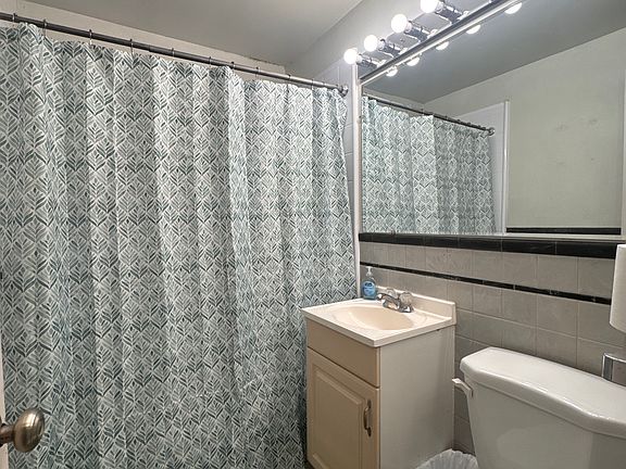 5th image of 3189 Wheeling St