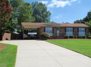 808 Hillview Rd, Reidsville, NC 27320