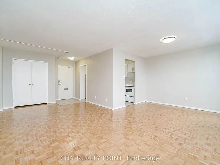 6200 Bathurst St #1412 — Photo 4