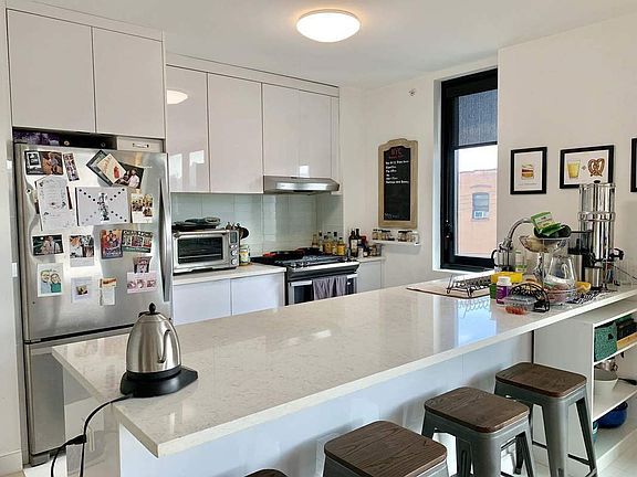 4th image of 2740 21st St APT 3D