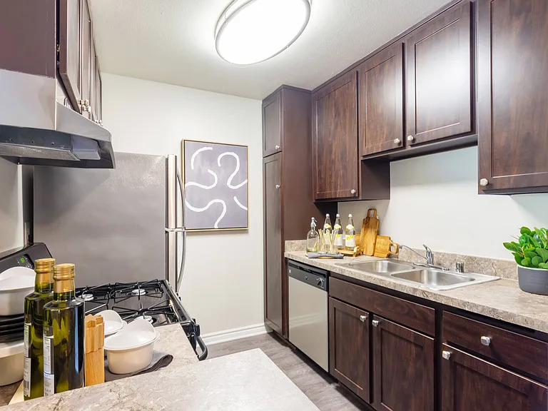 CASA GRANDE APARTMENT HOMES — Photo 34