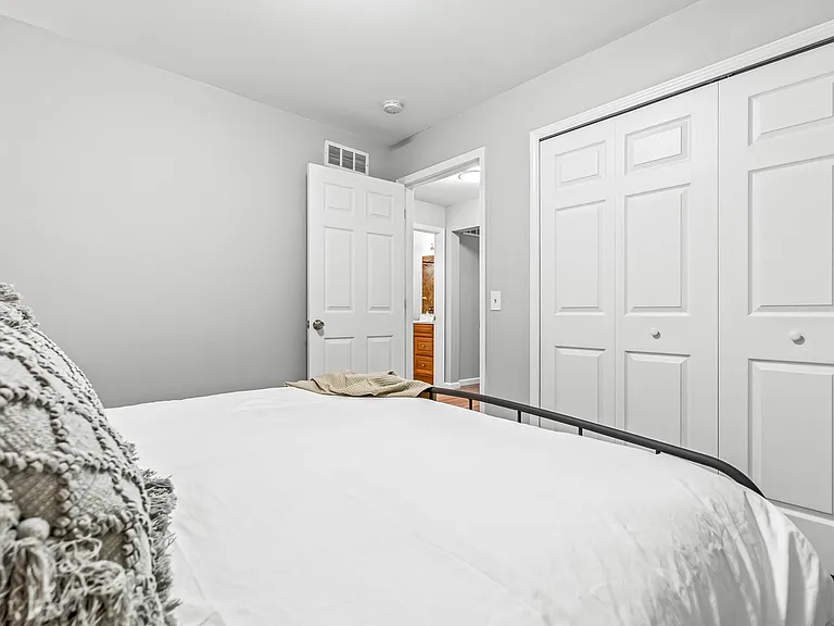 18530 E Forteen Mile Rd — Photo 30