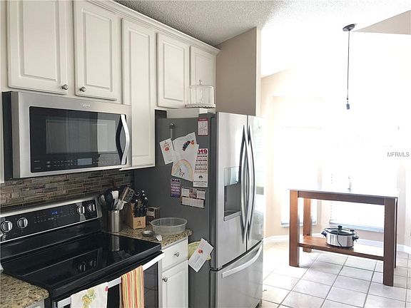 3rd image of 608 Darkwood Ave