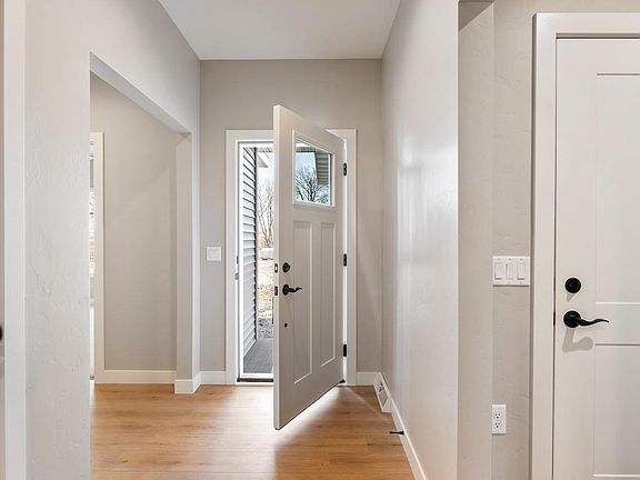 3rd image of 766 Kensington Drive