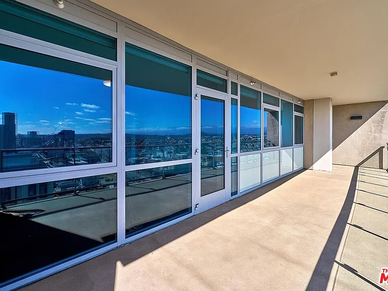 3785 Wilshire Blvd #2008 — Photo 2