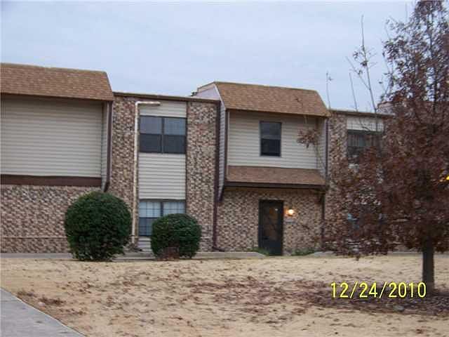 1st image of 401 12th Ave #204