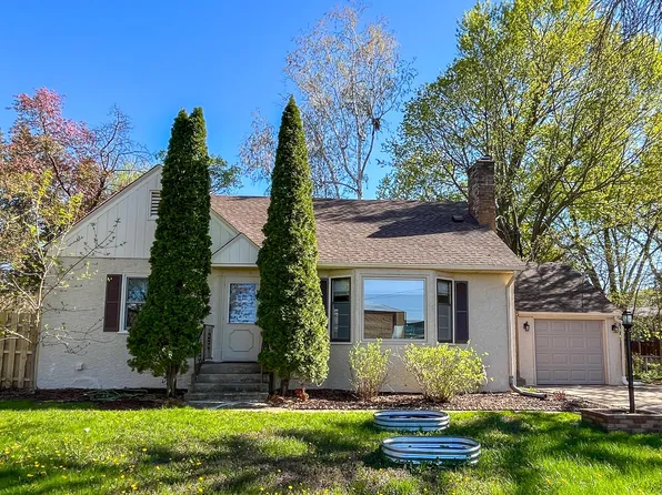 1136 County Road B E, Maplewood, MN 55109