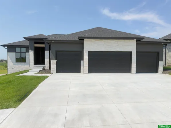5602 N 198th St, Elkhorn, NE 68022