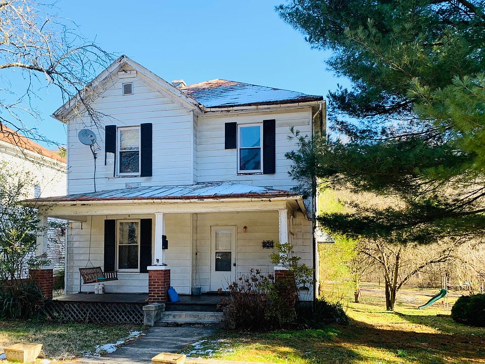 1st image of 920 Commercial Ave