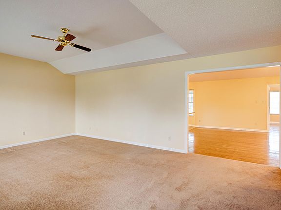 4th image of 1290 Coventry Ct