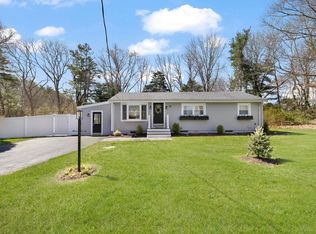 8 Whelden Ln, Acushnet, MA 02743