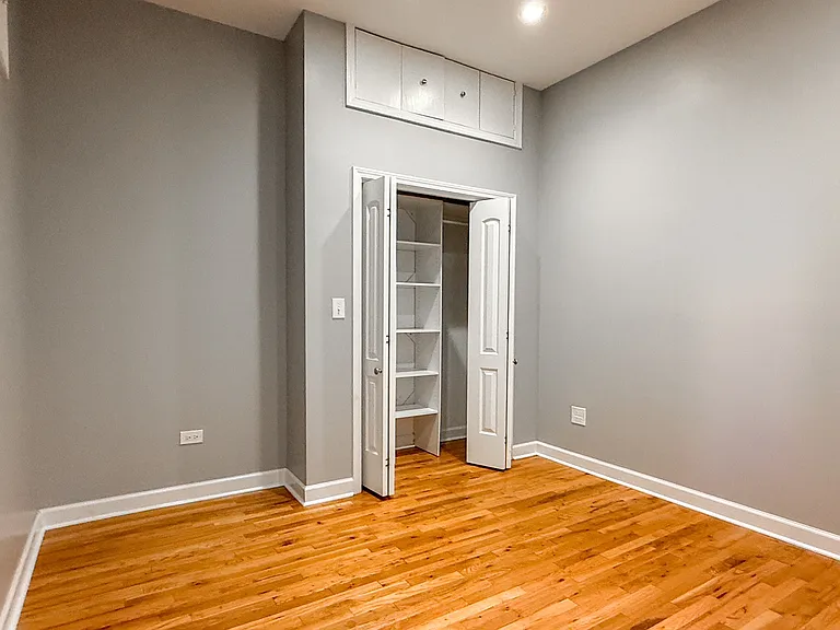 160 W Burton Pl #2R — Photo 6