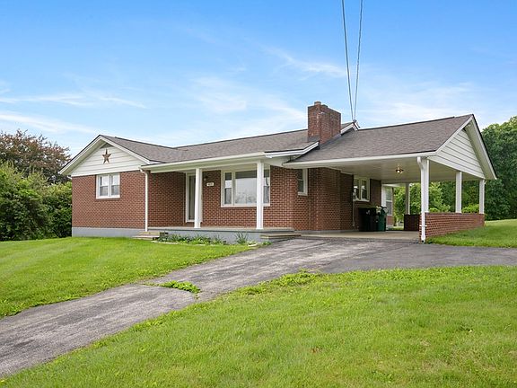 3rd image of 411 Courtland Cir