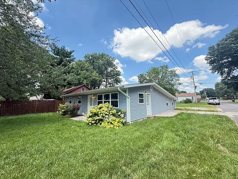 1477 E Lindberg St — Photo 18