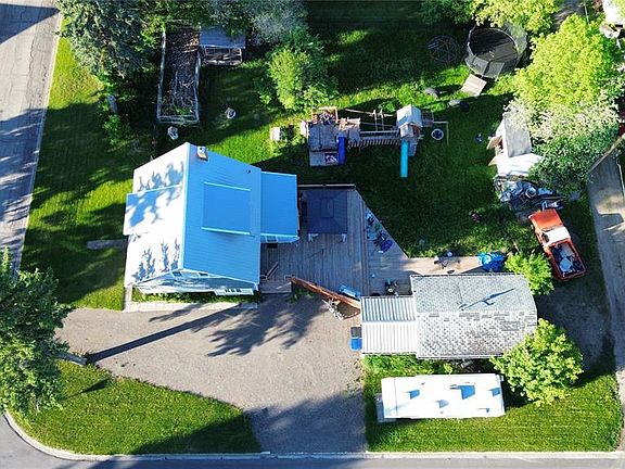 3rd image of 301 Pelly STREET