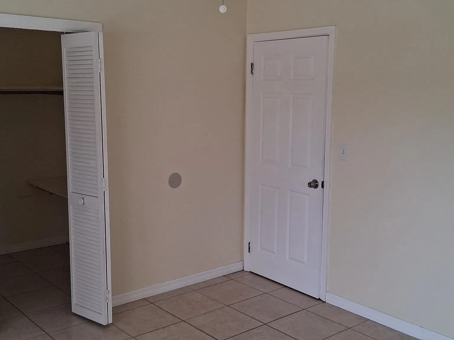 2 bed, 1250 sqft, $1,400 — Photo 1