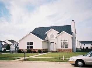 1412 Moss Creek Rd, Bloomington, IL 61704