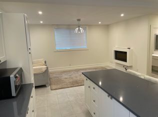 1468 Rockland Ave #A, Victoria, BC V8S1W1