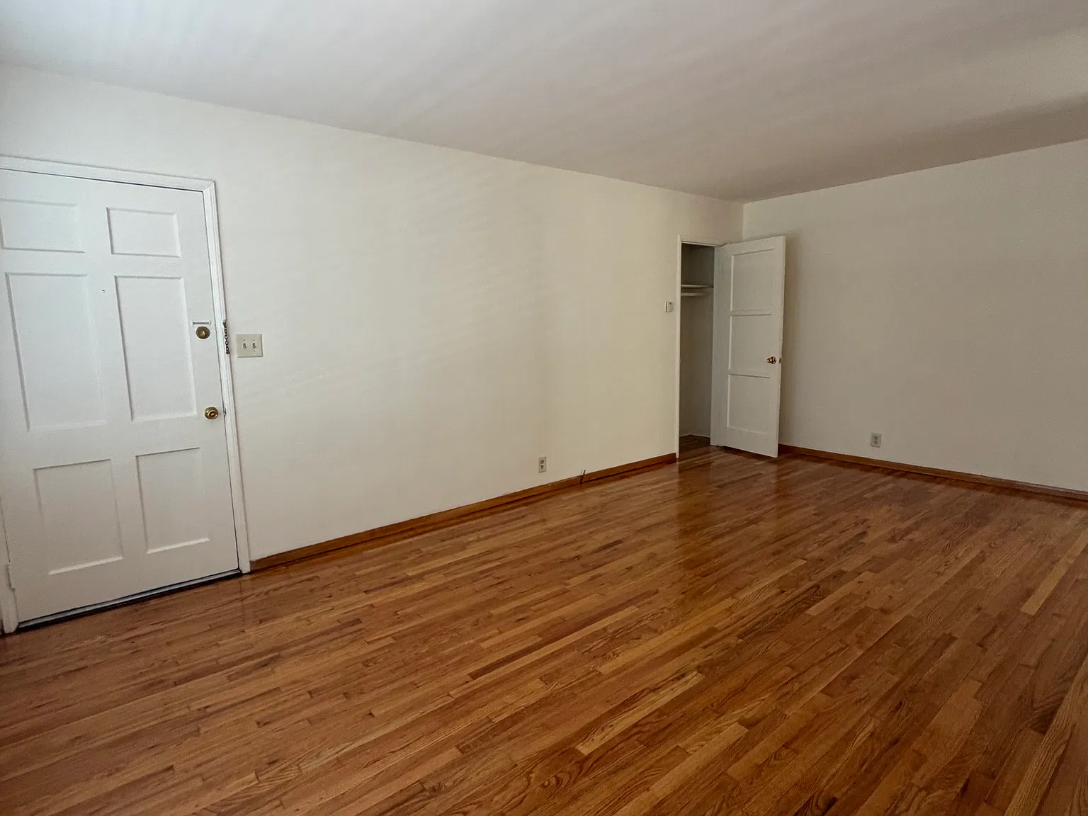 1 bed, 750 sqft, $2,000 — Photo 4