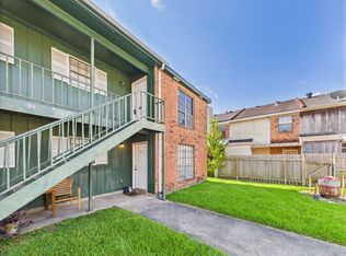 114 Hummingbird Ln APT B, Lafayette, LA 70506